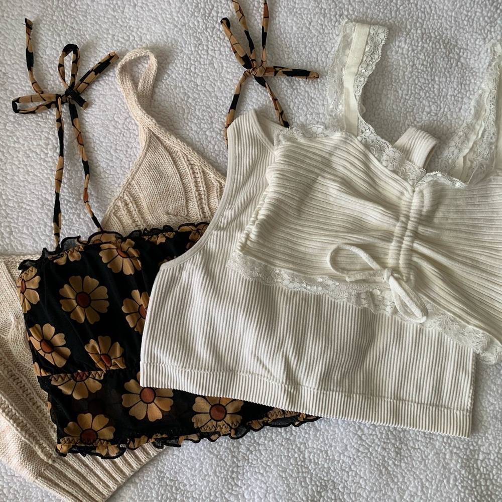 Summer bundle ☀️✨🌸 crop tops that will fit size XS-S